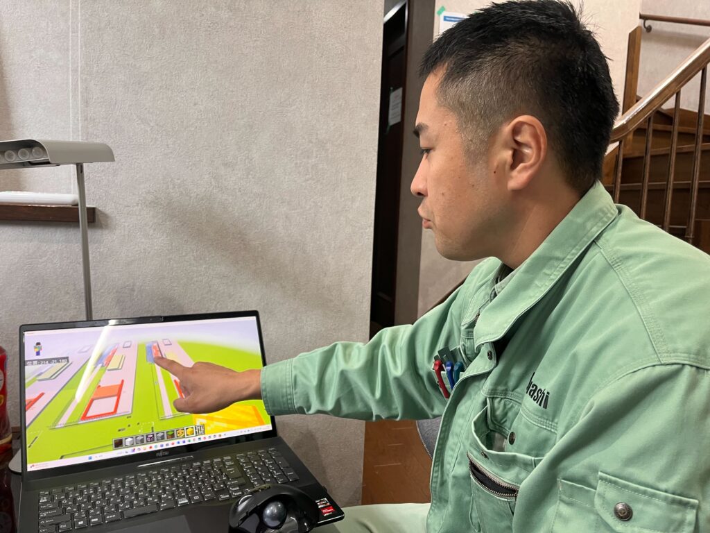 ▲マインクラフトを使用して現場のイメージを伝える綿貫さま