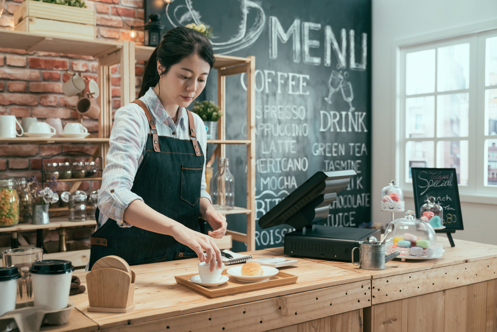 【求人倍率2.4倍】飲食業の求人応募が集まらない原因と解決策